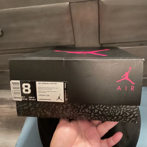 AIR JORDAN RETRO 3 BLK & GREEN EUC SIZE 8 main image 7